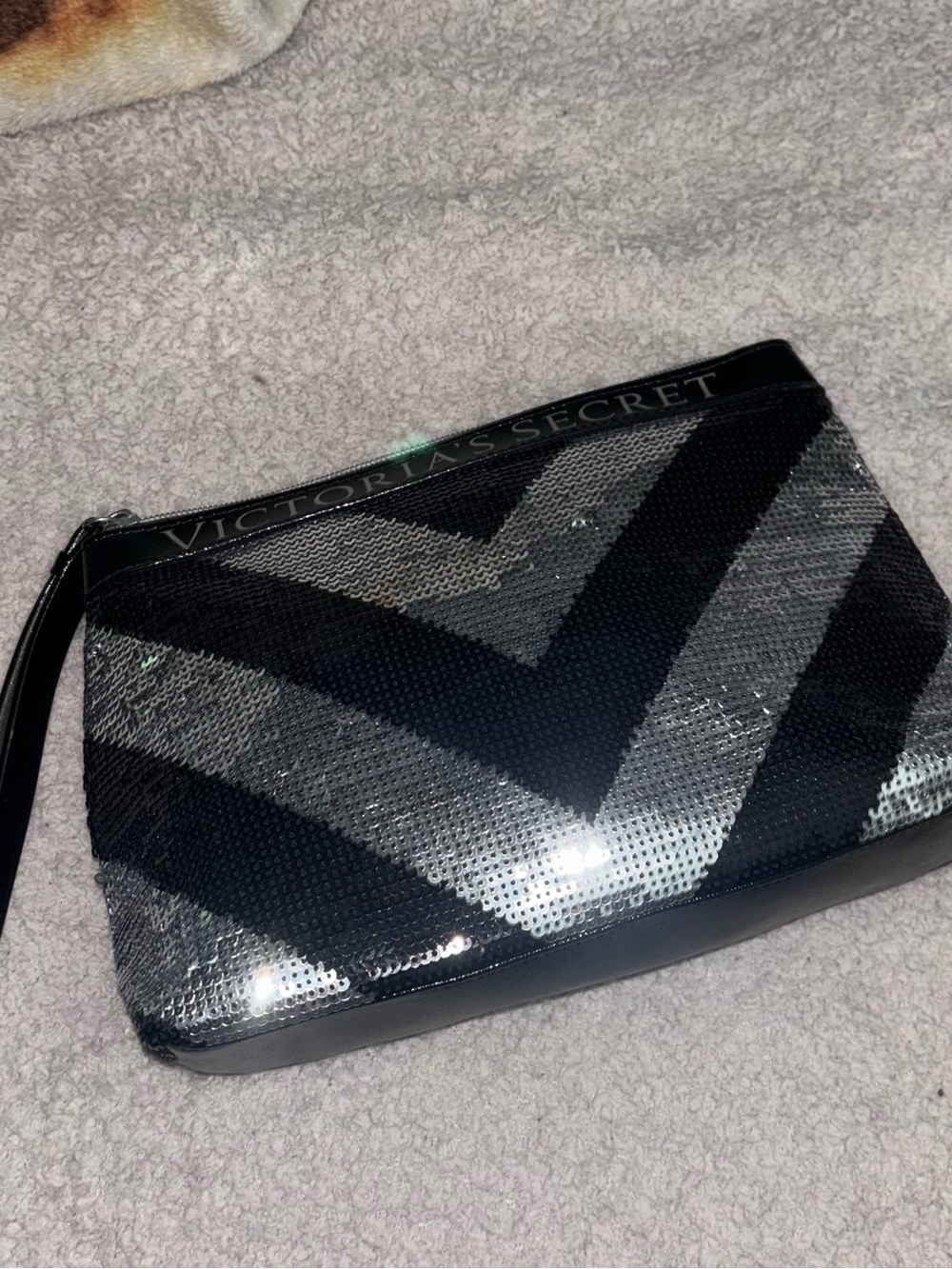 Victoria’s Secret sequin pouch - Picture 2 of 8
